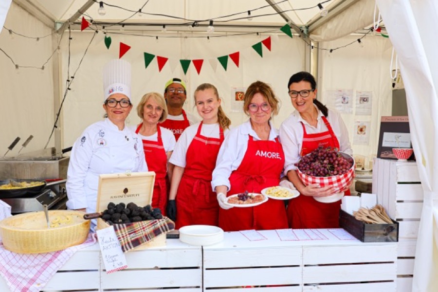 Piazza Italia Gourmet Festival 2026 D&uuml;sseldorf K&ouml;nigsallee – Impression 31