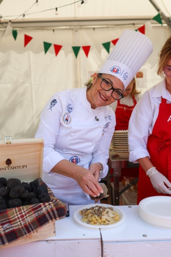 Piazza Italia Gourmet Festival 2026 D&uuml;sseldorf K&ouml;nigsallee – Impression 37