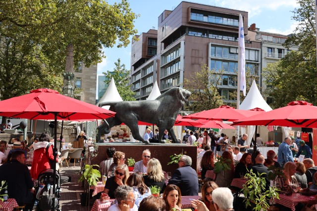 Die Piazza am Bergischen Löwen